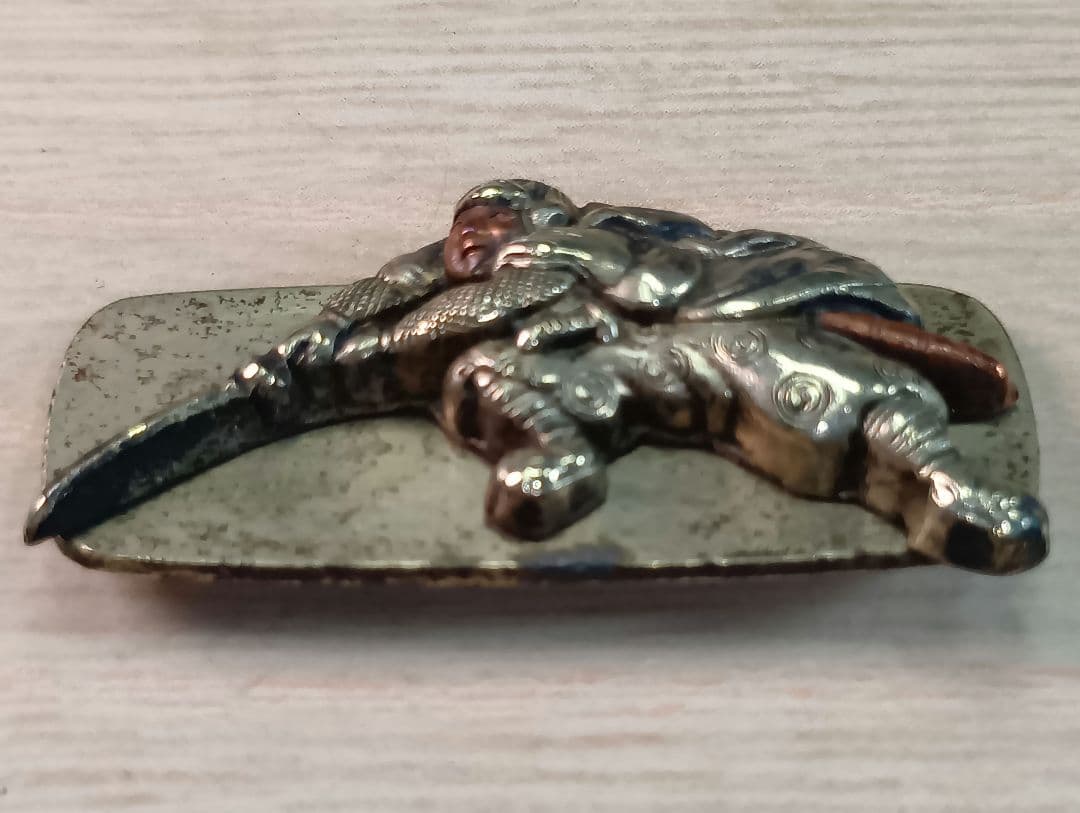 煙草入れ／超絶技巧前金具／赤穂浪士討ち入り図／在銘あり