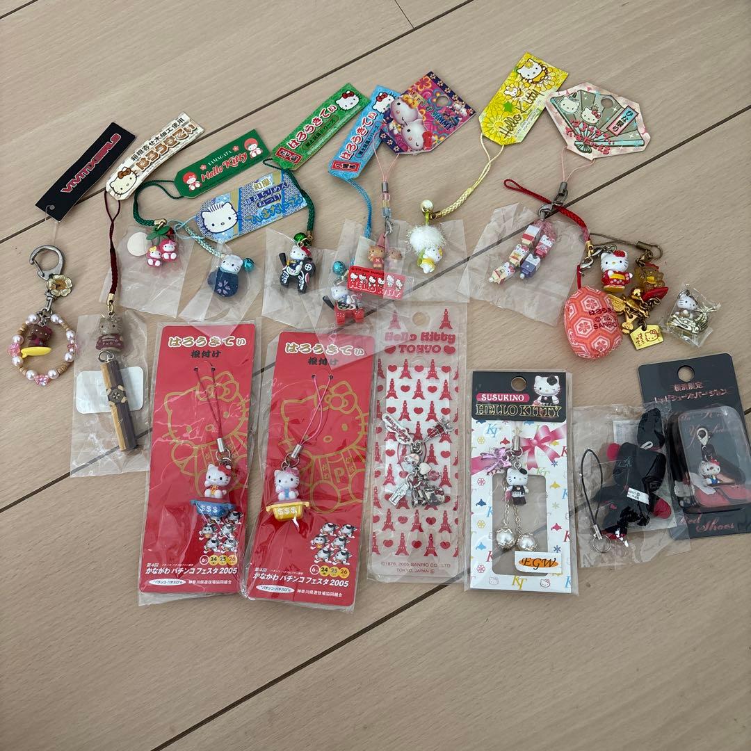 本日まで❣️キティちゃん♡陶器セットand根付け　超レア