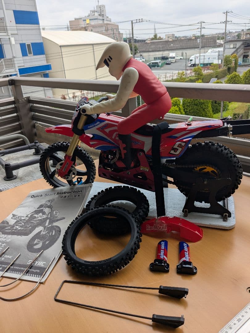 SR-5 使用期間は少です。オマケでリポバッテリーを、お付けします。