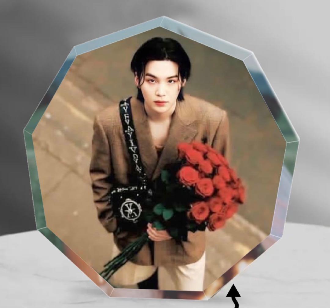 SUGA ユンギ　センイルグッズ アクリルブロックスタンド付き