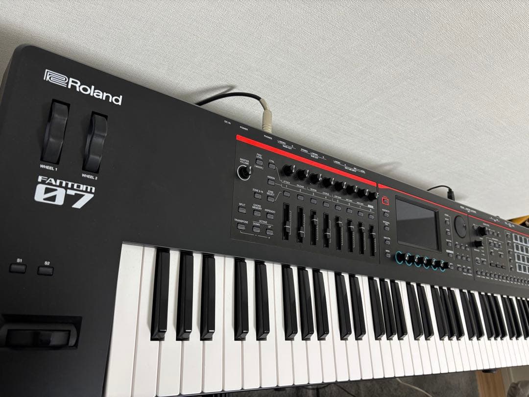 【美品】Roland Fantom-07 純正ペダル、ケース、説明書付き