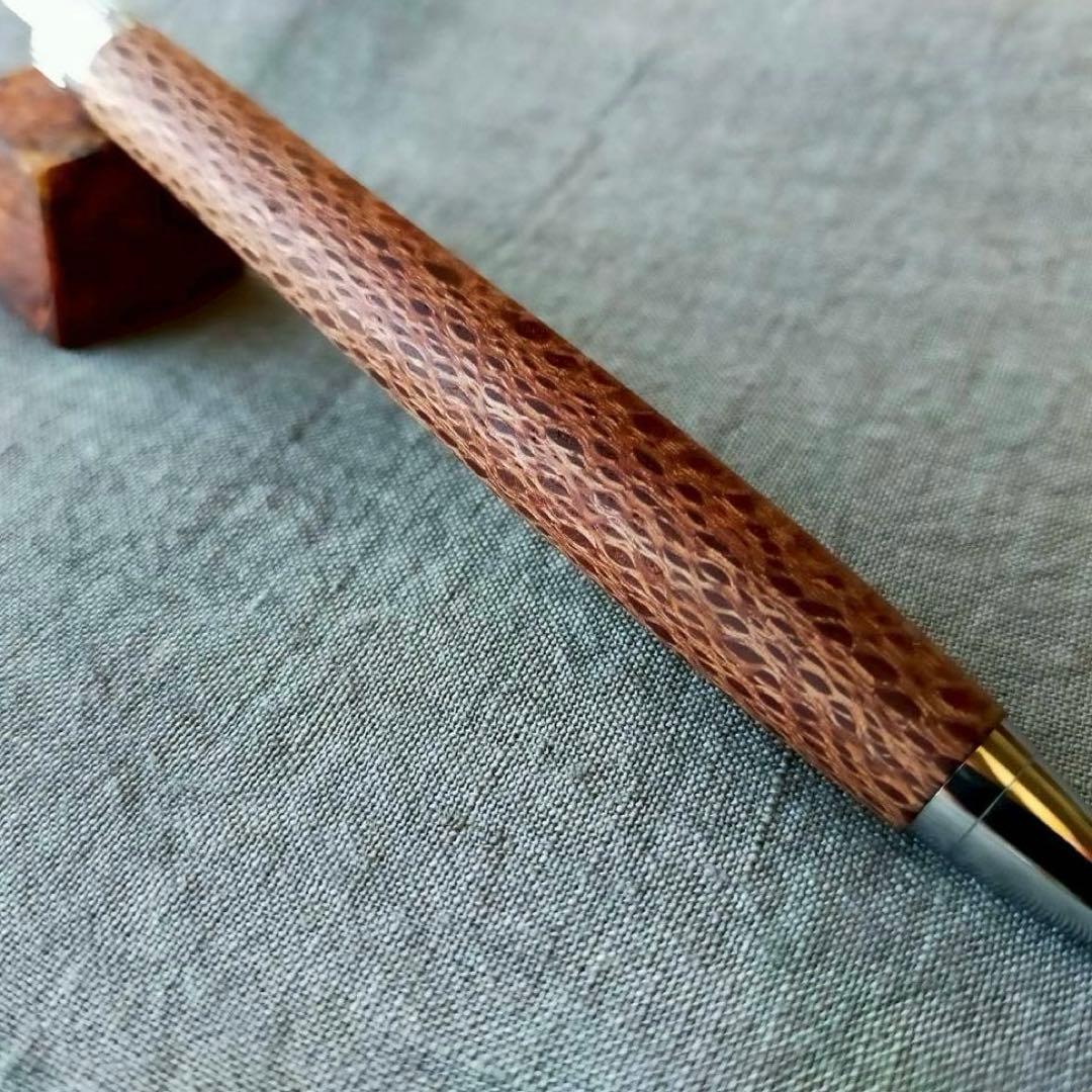 ハワイアンマカデミアナッツ　ハンドメイド　木軸ボールペン　G2　天然木　シルバー