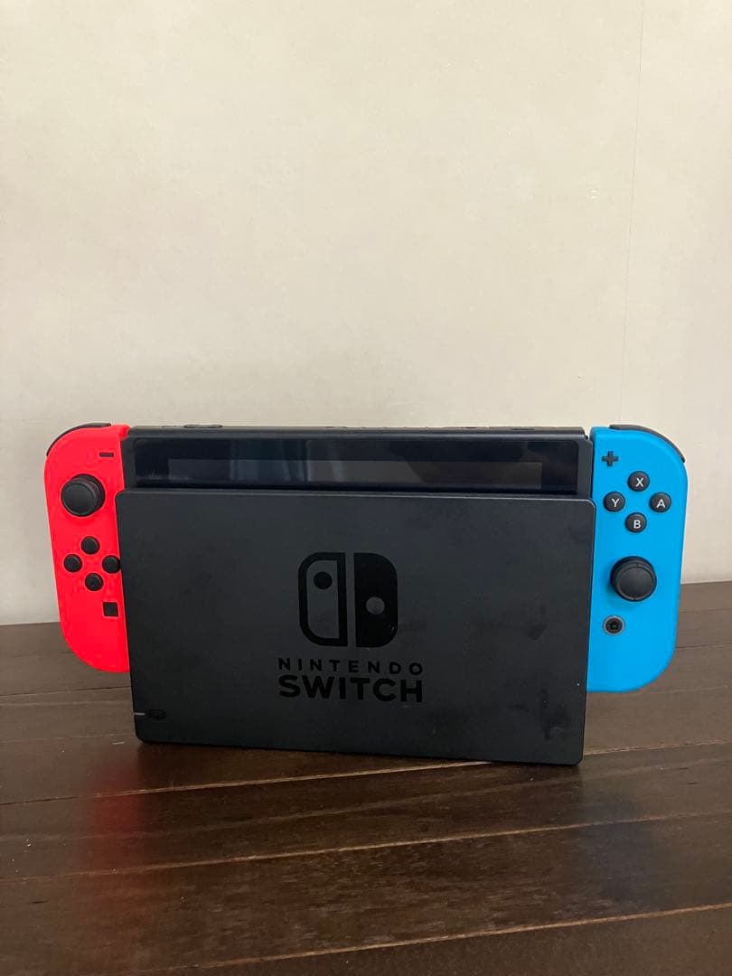 Nintendo Switch 本体、ドック、Joy-Conのみ