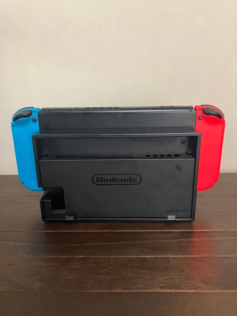 Nintendo Switch 本体、ドック、Joy-Conのみ
