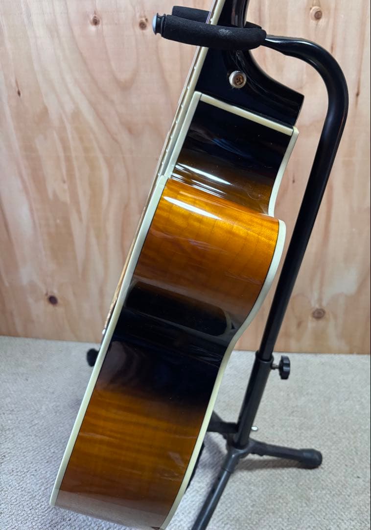 トップ単板Cort CJ3Vフレイムメイプルサイド、バック 音量大きめ 美品