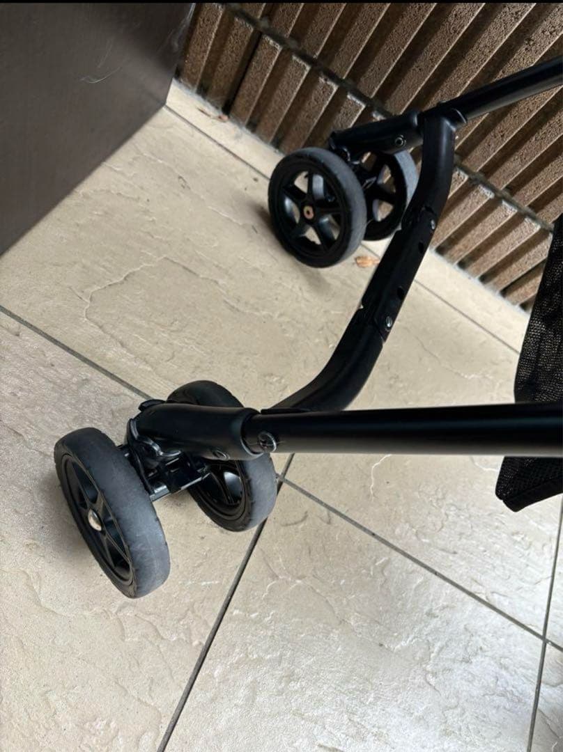 【2025年購入】コムペット ミリミリライトαブラック　ペットカート