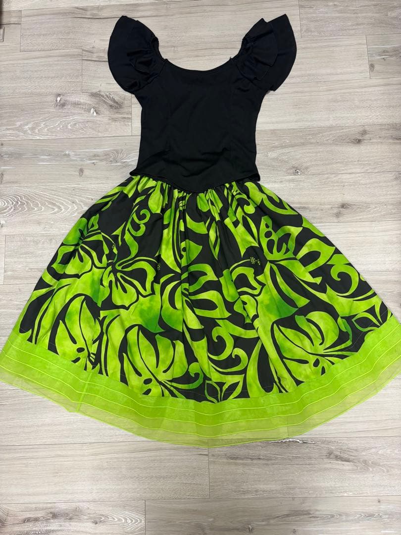 【美品】フラダンス　ブルーヘブンカンパニー　おまけ込み3点セット① 合計4着あり