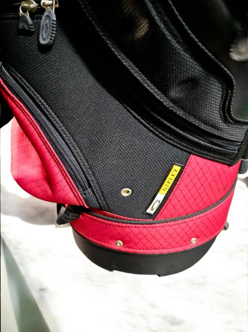 BOU送料無料/超美品　Oakley スタンドキャディバッグ 黒/赤