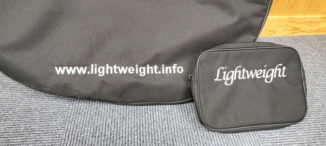 Lightweight 円形バッグ 黒