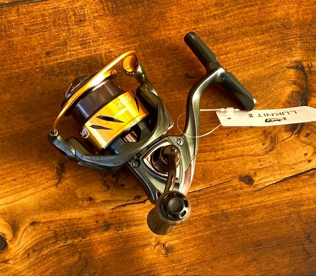 渓流釣りセット　トラウトロッド　スピニングリール　ウッドノブ　天然木グリップ