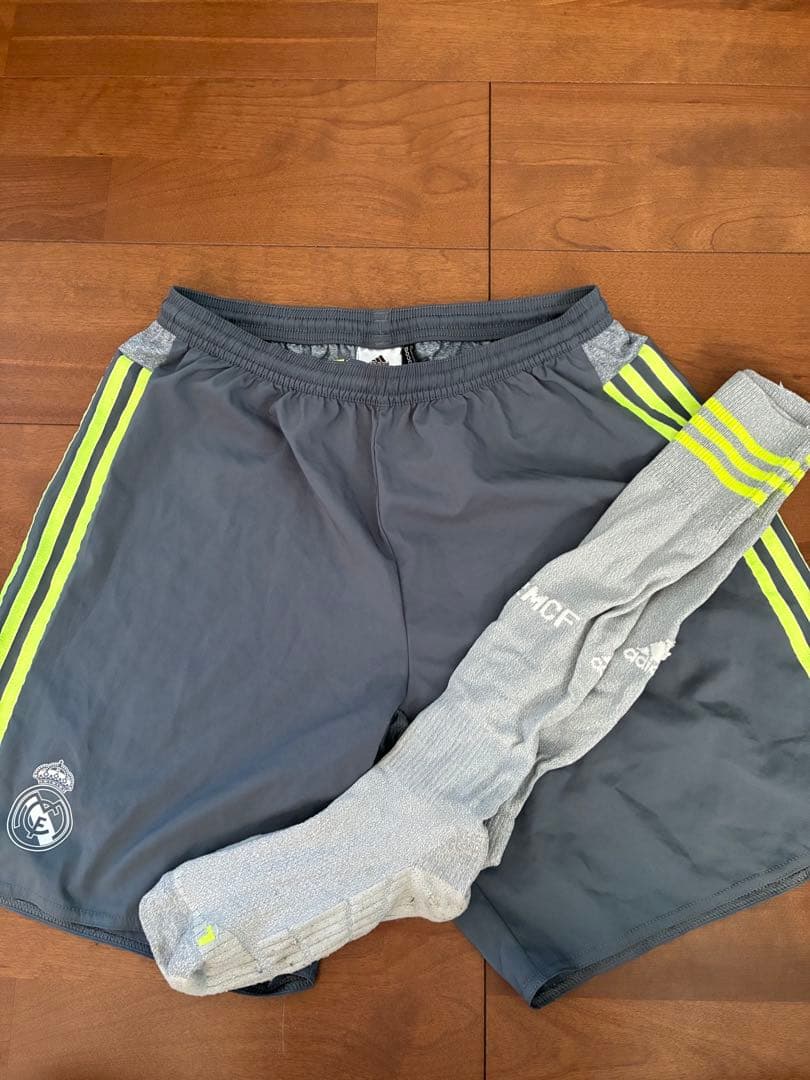 adidas レアル・マドリード 長袖シャツ &パンツ・ソックス