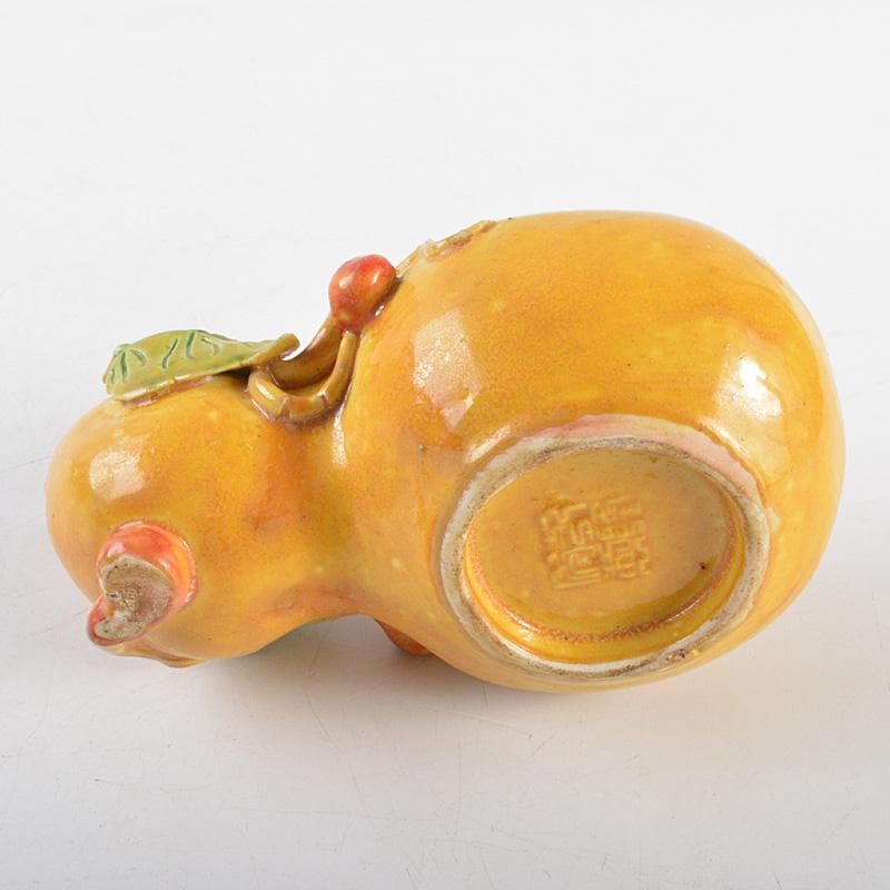 中国　乾隆年製　黄釉粉彩　蝙蝠果実文　水滴　水注　M　R6267