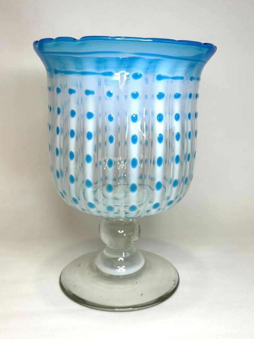 めぐお昔ガラス　フリル　ドット　乳白色　コンポート　気泡　アンティーク