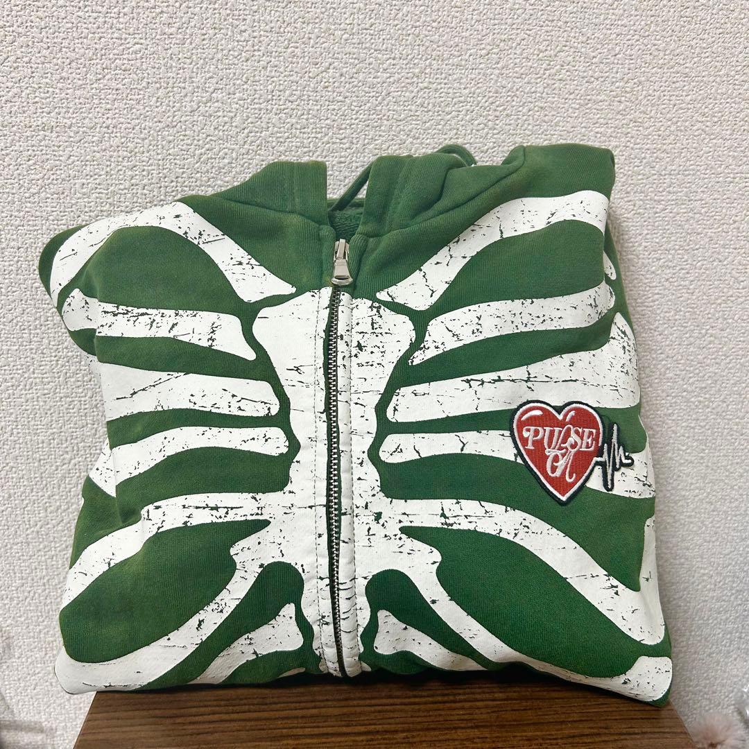 TREASURE パーカー PULSE ON ジップアップフーディー　カーキ