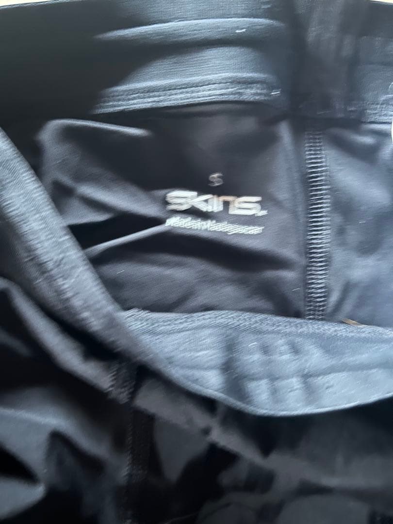 SKINS コンプレッションハーフタイツ Sサイズ ブラック