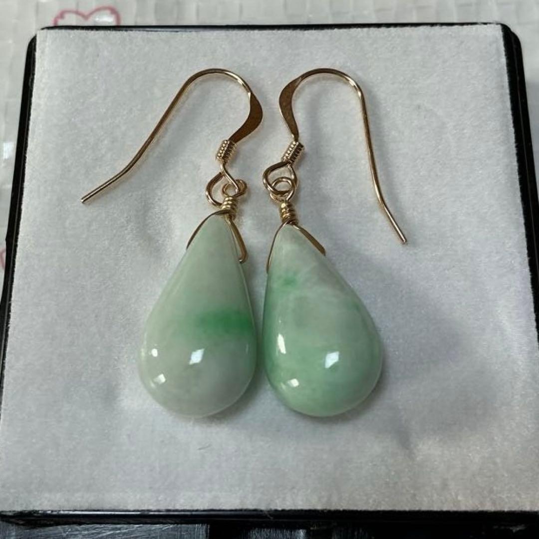 【専用】ティアドロップピアス　小滝産翡翠　翠と白のグラデーション