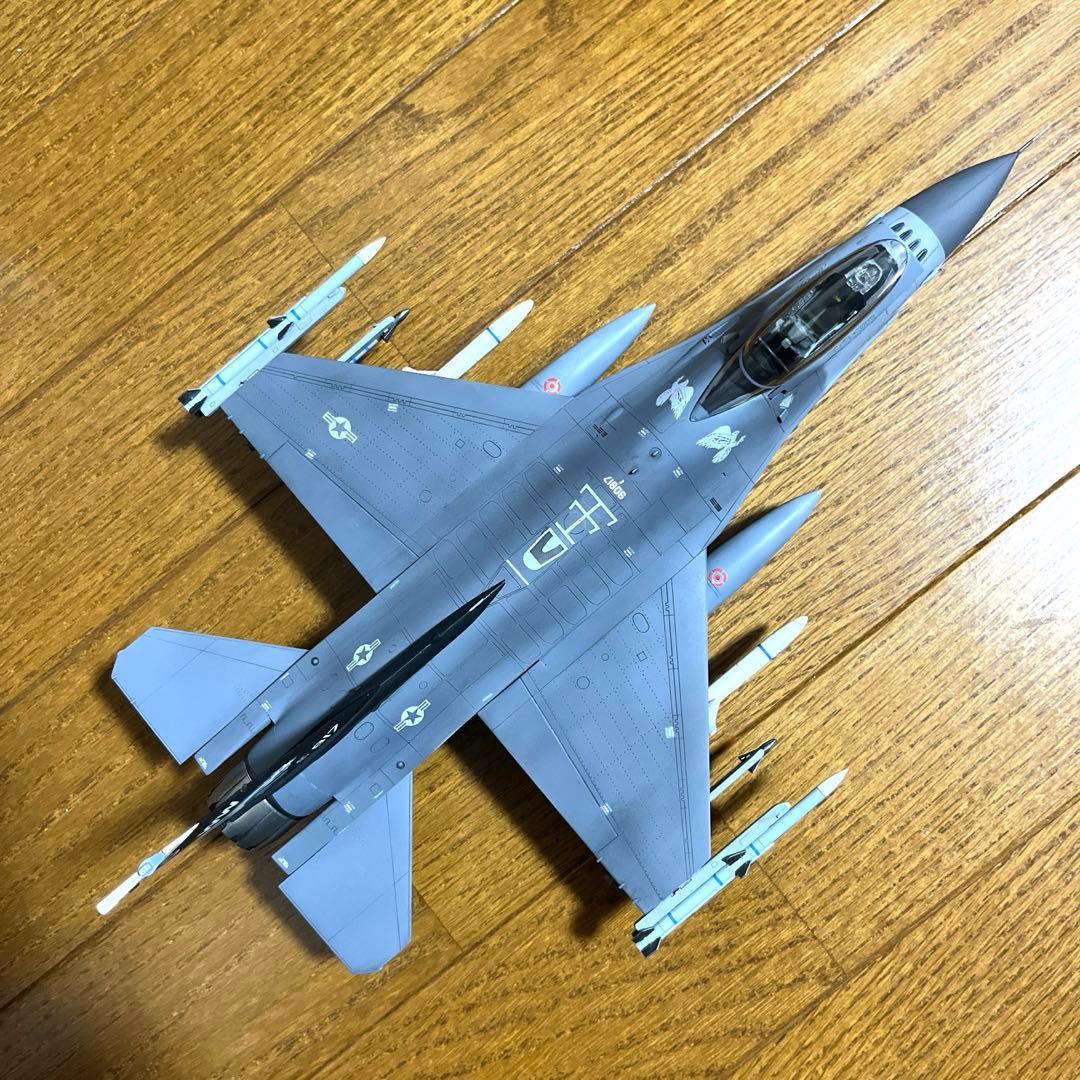 戦闘機プラモデル完成品1/48ハセガワF-16ファイティングファルコン
