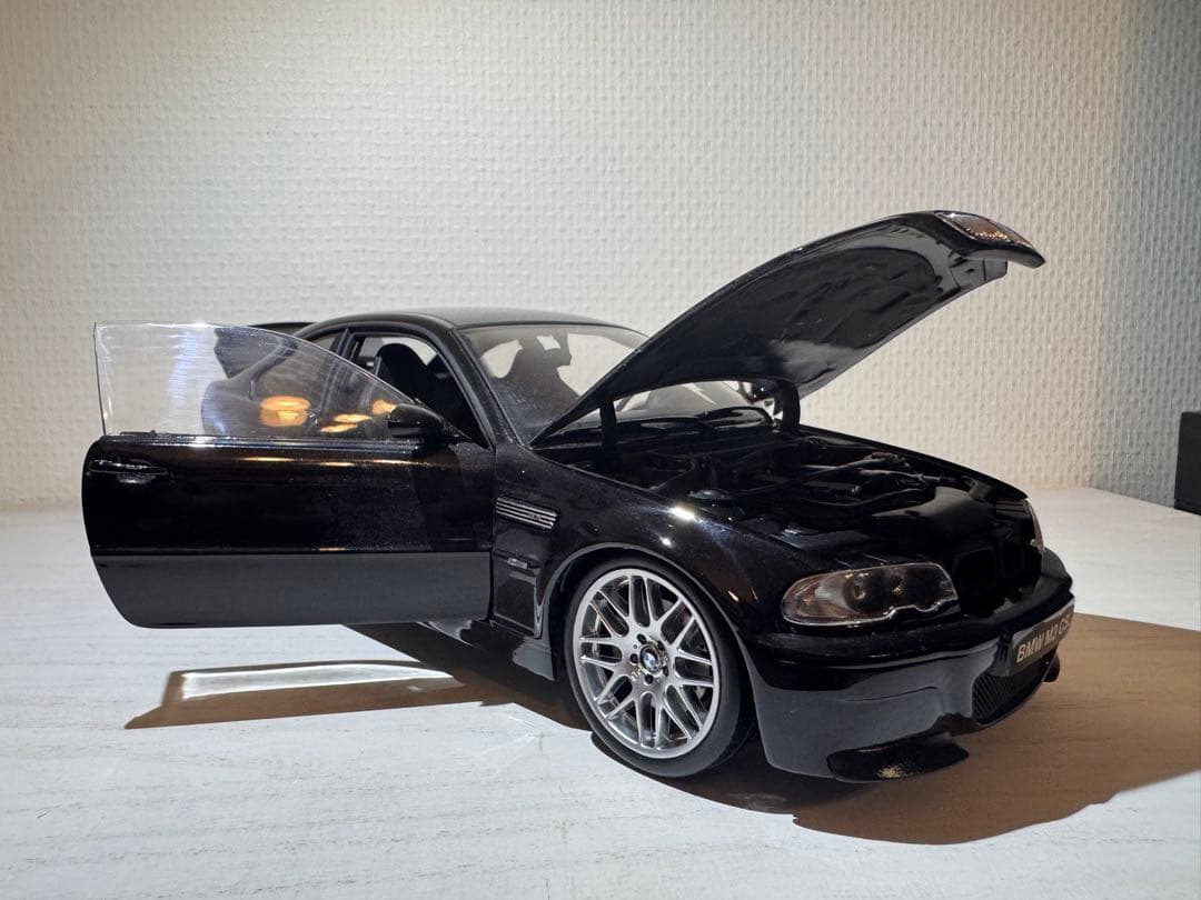  M3 CSL ミニカー 1/18スケール 黒