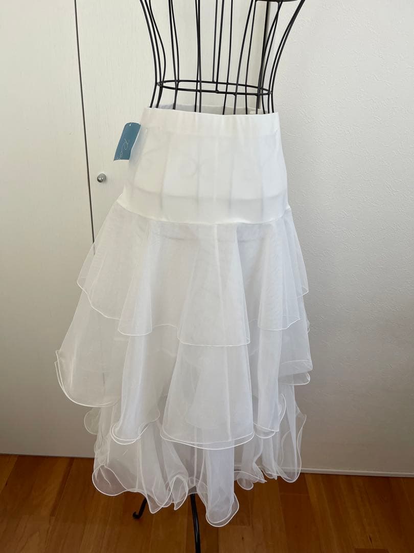 新品❗未使用❗タグ付き❗ ✨社交ダンススカート　ティアード　白色✨