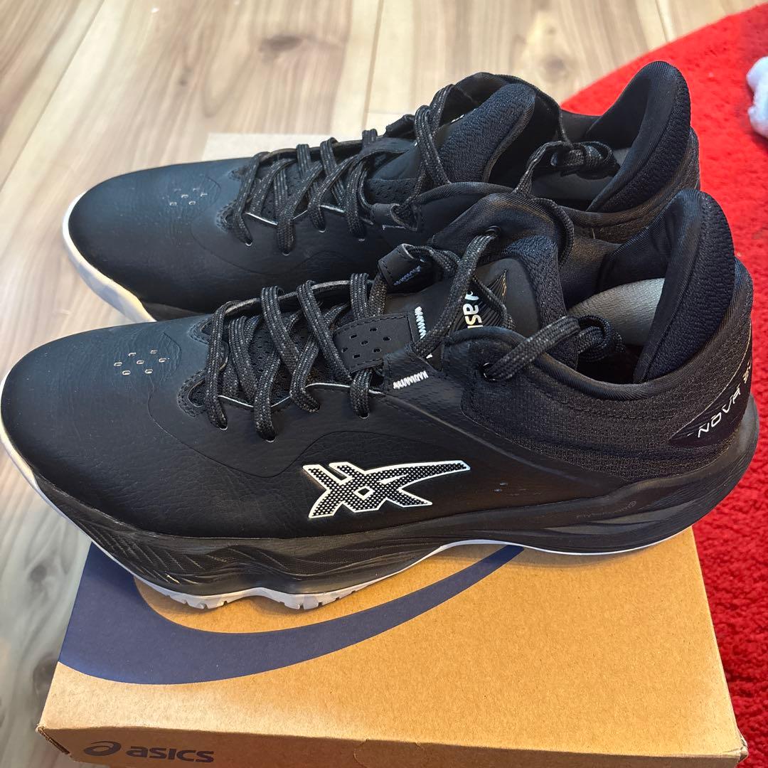 【美品】ASICS nova surge low 黒 28cm