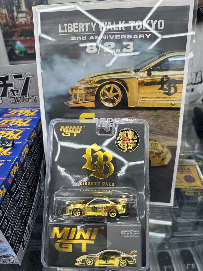 加藤会長サイン入り MINI GT リバティウォーク ゴールドミニカー