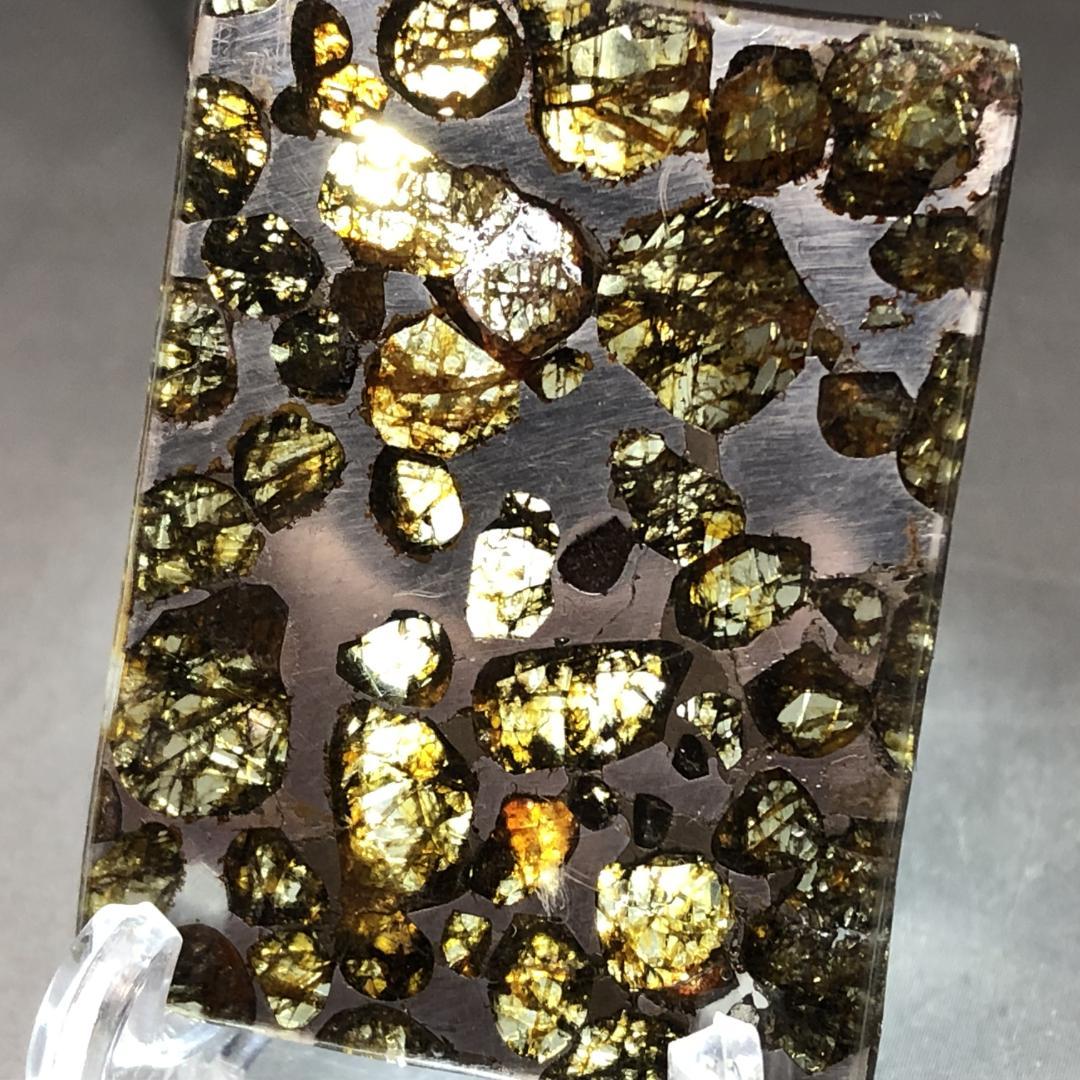 S*A様 パラサイト隕石 隕石　石鉄隕石　セリコ隕石 美品　重さ約7ｇ　ケース付