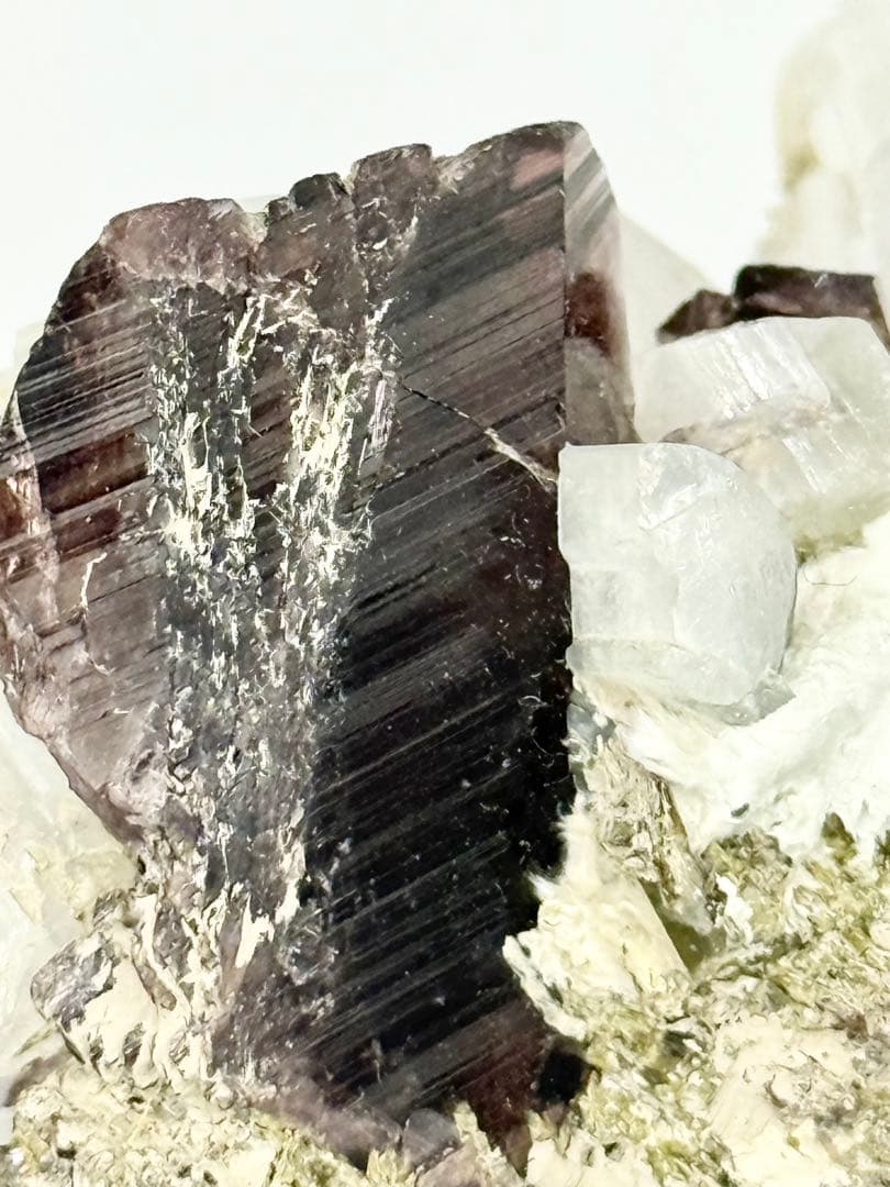 アキシナイト　バライト　斧石　重晶石　原石　鉱物　鉱物標本　水晶　隕石　鉱石