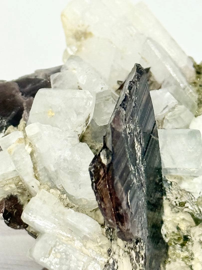 アキシナイト　バライト　斧石　重晶石　原石　鉱物　鉱物標本　水晶　隕石　鉱石