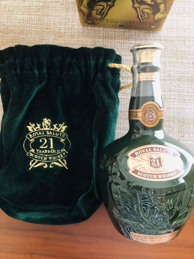 ロイヤルサルート21年緑陶器ボトル スコッチウイスキー未使用700ml 40度