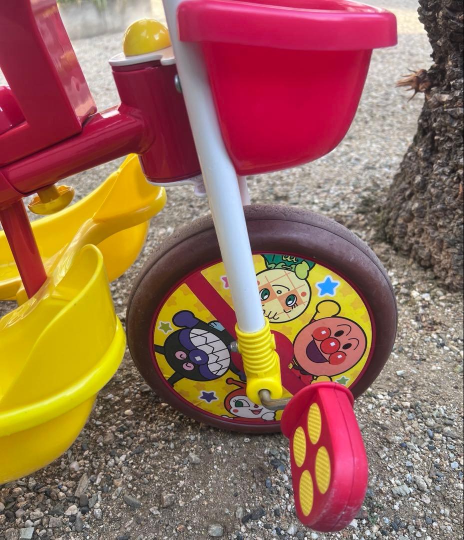 それいけ！アンパンマン デラックス三輪車 赤い色 日よけ付き